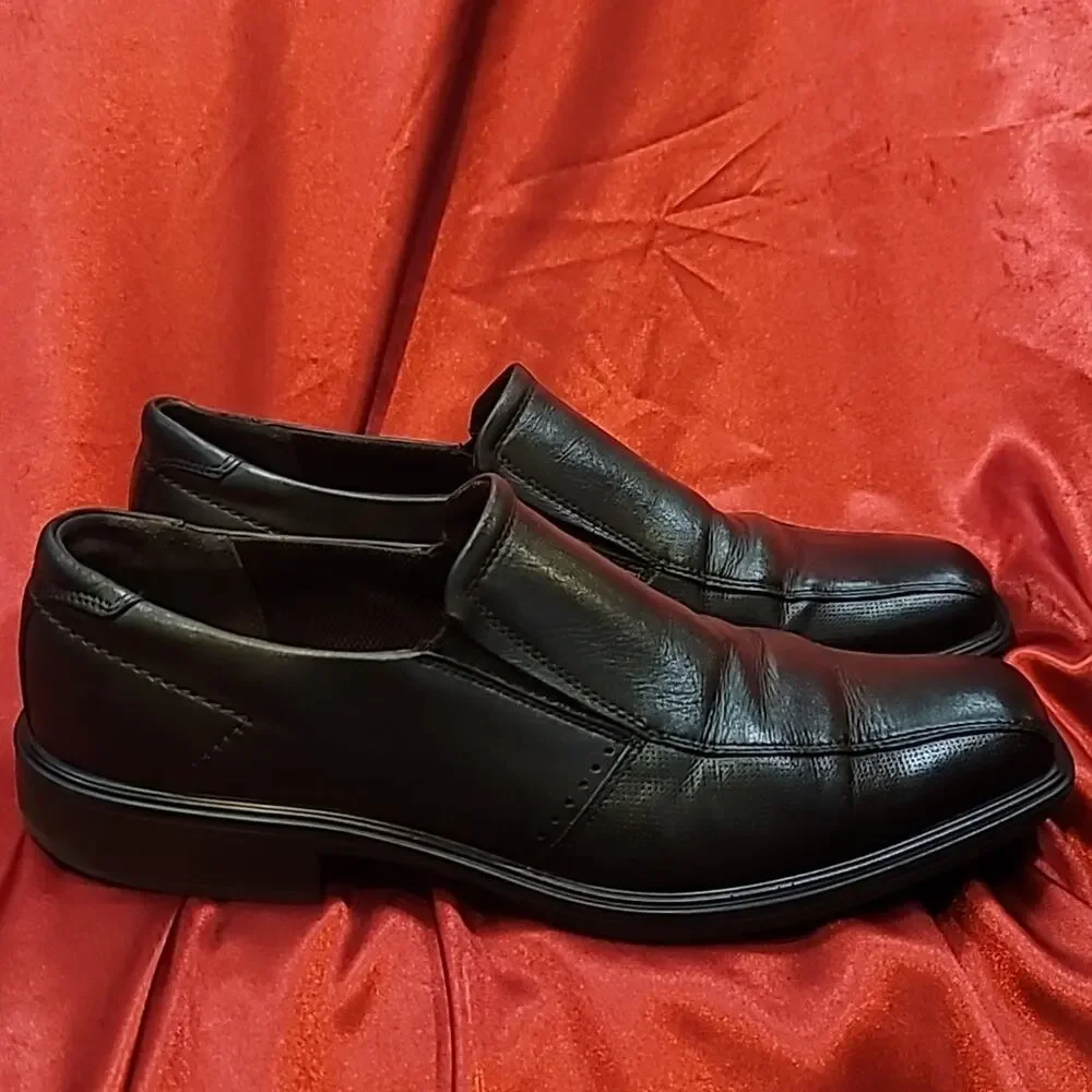 ECCO Helsinki sz EU43 US10 bike toe slip on loafer black top grain leath…